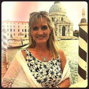 Meet your Posher, Gail